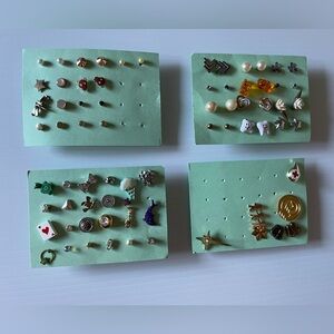 Lot of pair earring, some single pieces variety size & style, sale as is-4 cards